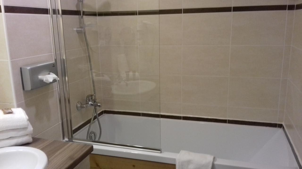 Hotel L'Escale Blanche ليه أورس المظهر الخارجي الصورة