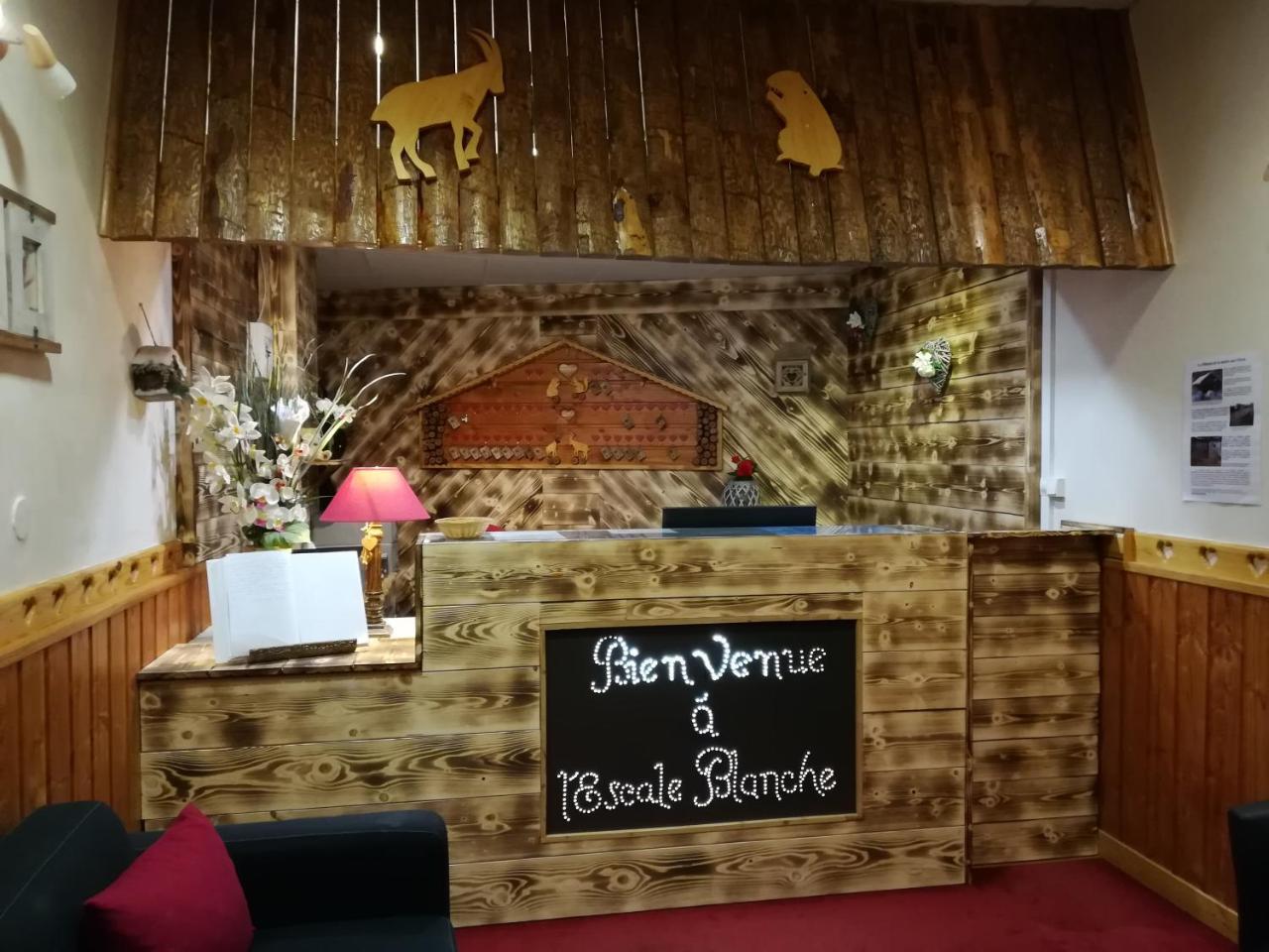 Hotel L'Escale Blanche ليه أورس المظهر الخارجي الصورة